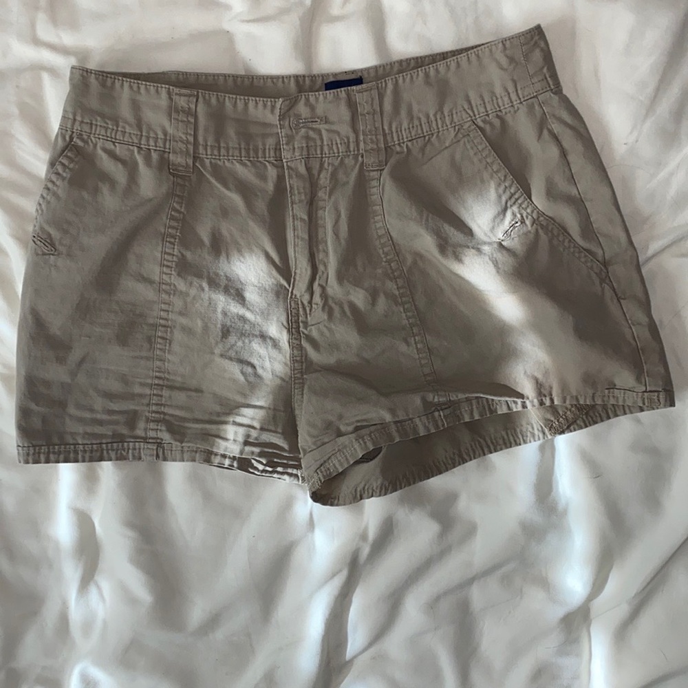 Size 4 shorts khaki colored brand:basic edition